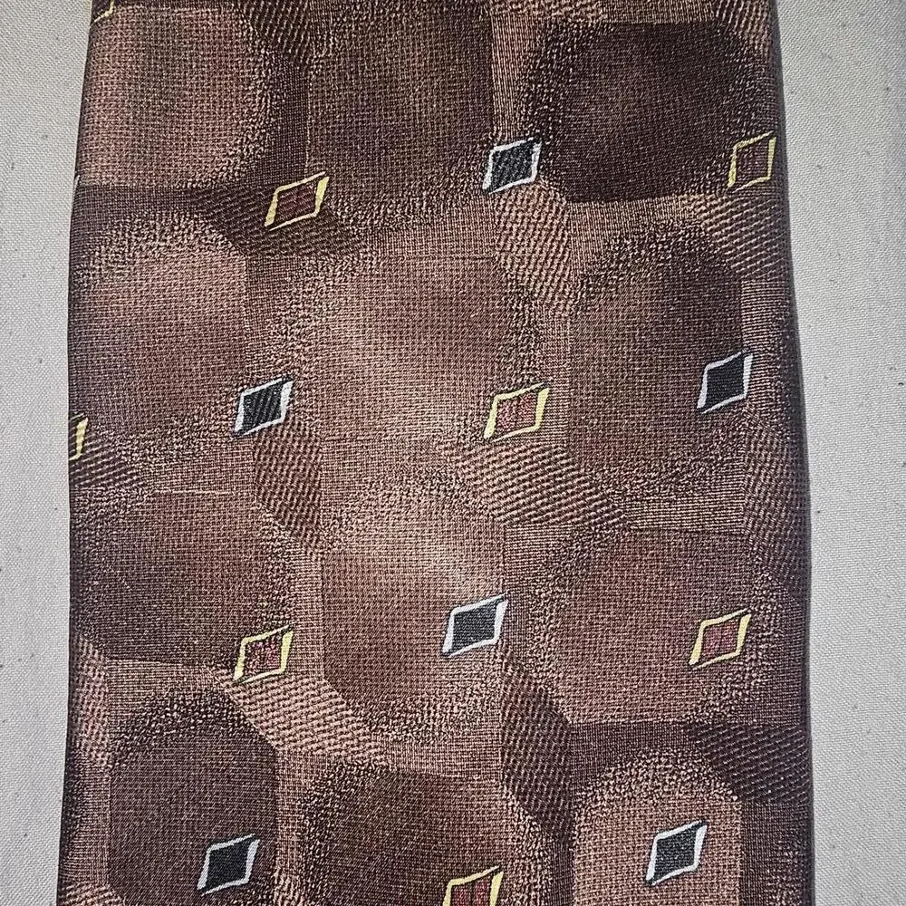 Carlos DeVenezia Brown Men's Tie with Geometric Pattern